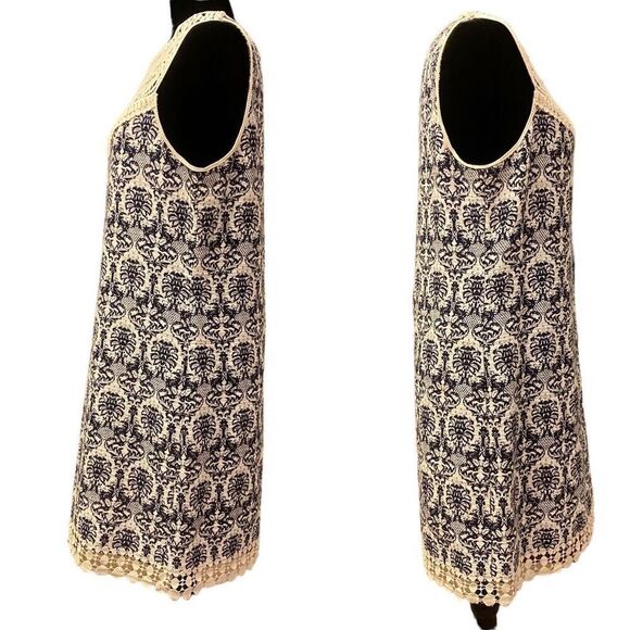 Chelsea & Violet Navy and Ivory Sleeveless Crocheted Lace Sheath Dress Sz L - Picture 3 of 14